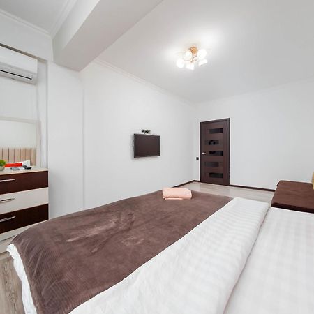 Appartments " Zhetysu-4" Almaty Eksteriør billede
