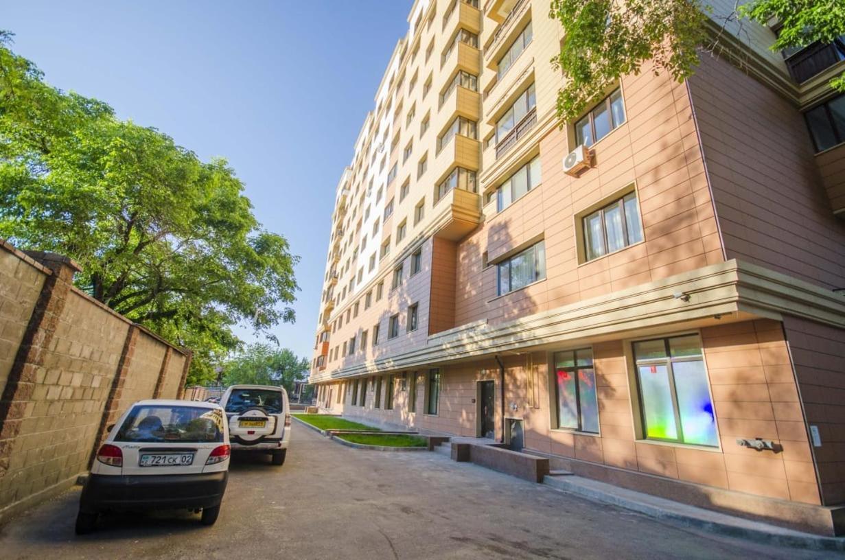 Appartments " Zhetysu-4" Almaty Eksteriør billede