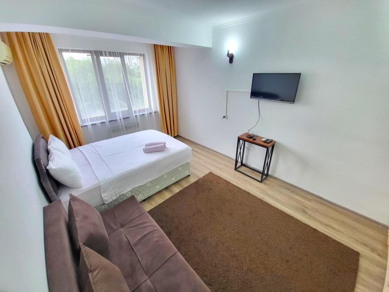 Appartments " Zhetysu-4" Almaty Eksteriør billede